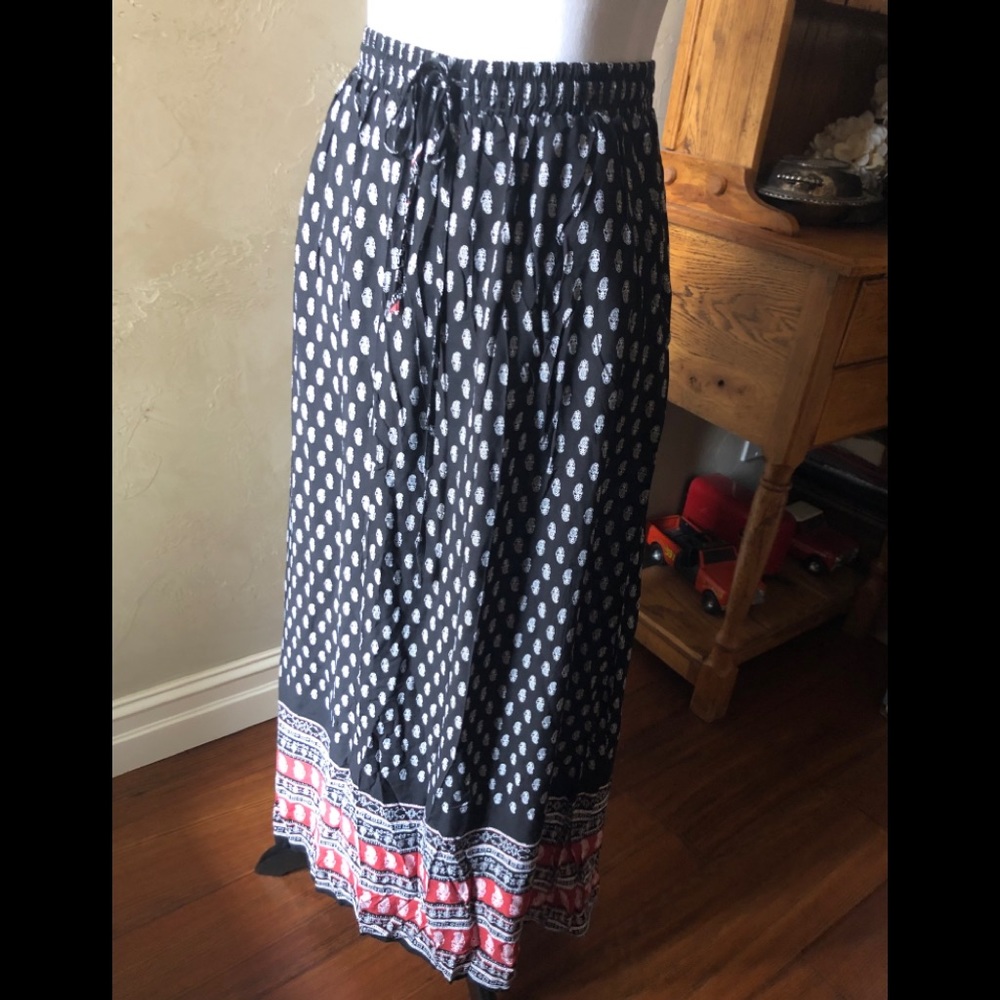 Woman’s Beautiful Boho Skirt - Picture 2 of 7